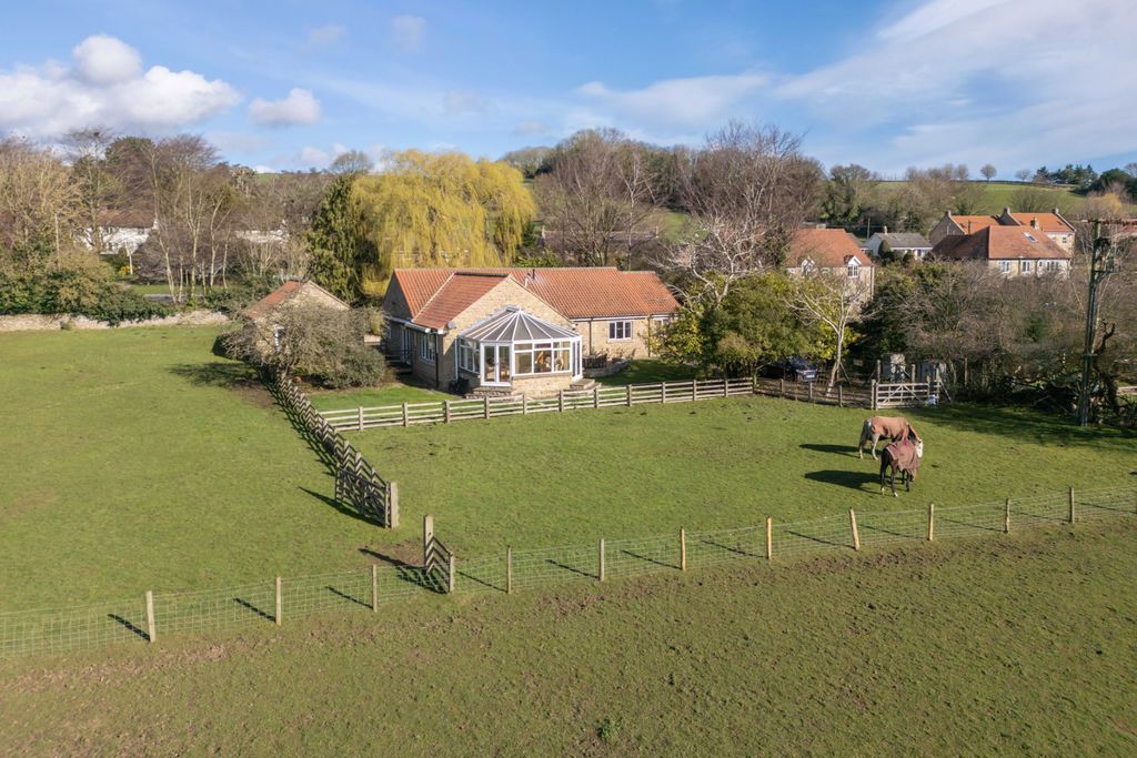 4 bedroom Detached bungalow Under Offer