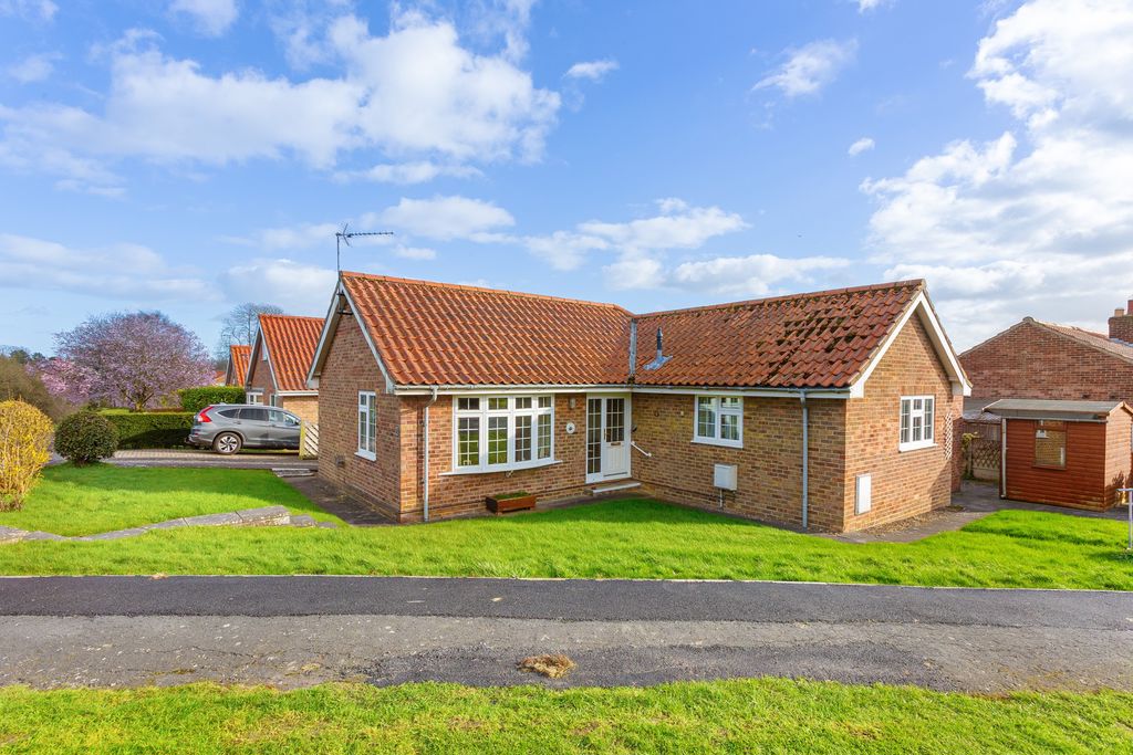 2 bedroom Detached bungalow Under Offer