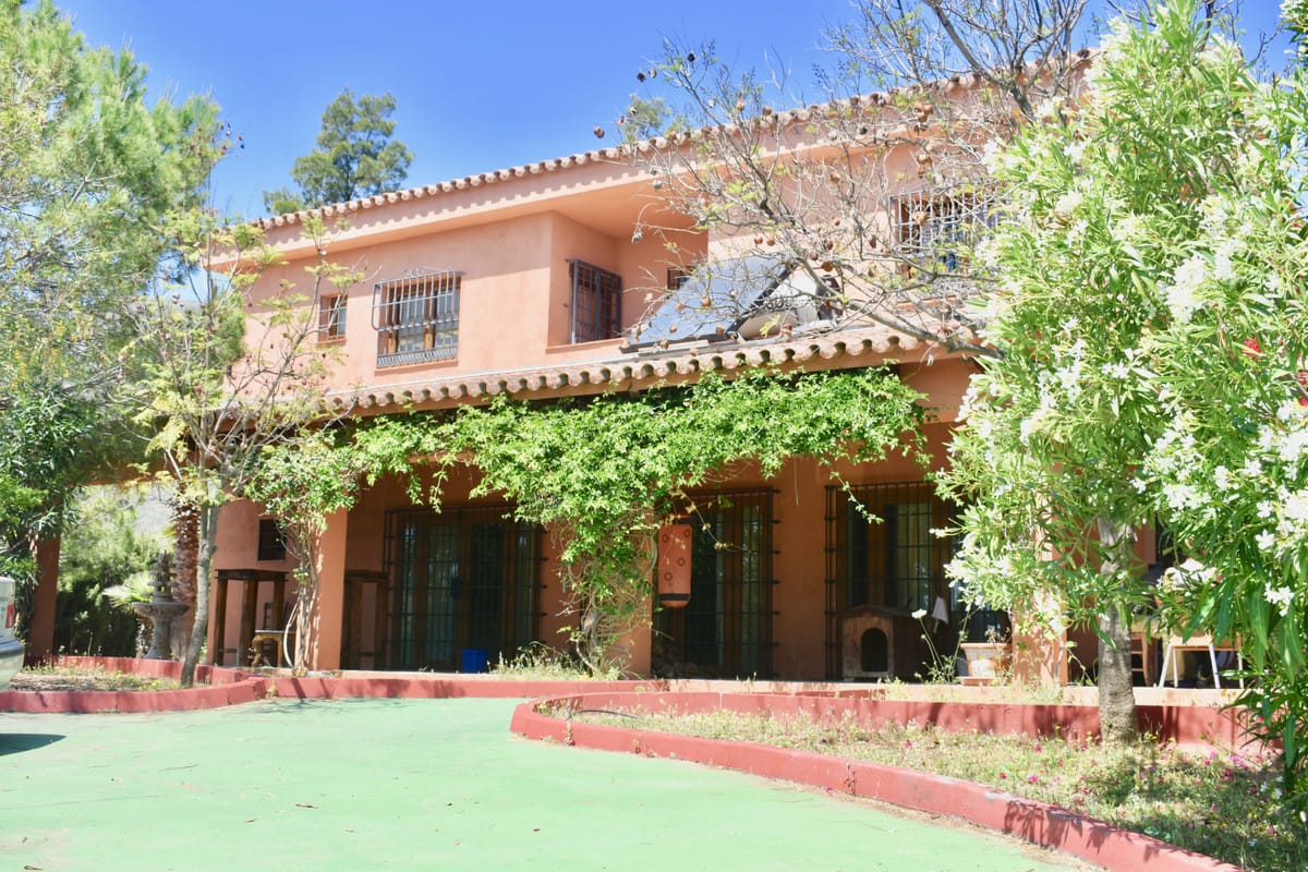 4 bedroom Villa For Sale