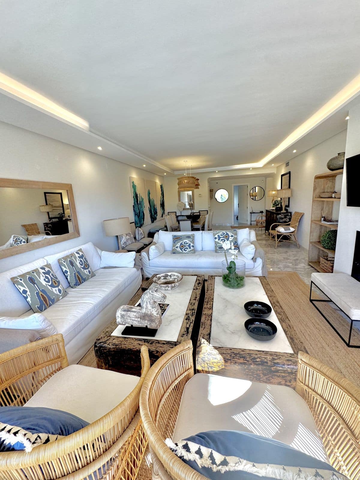 4 bedroom Apartment For Sale