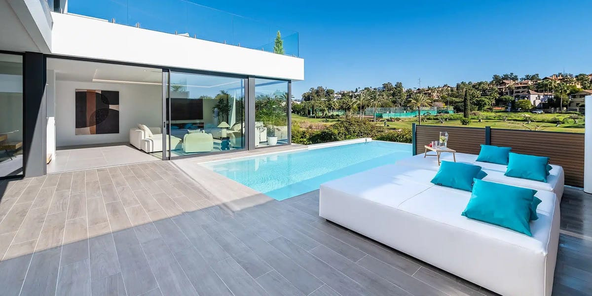 5 bedroom Villa For Sale