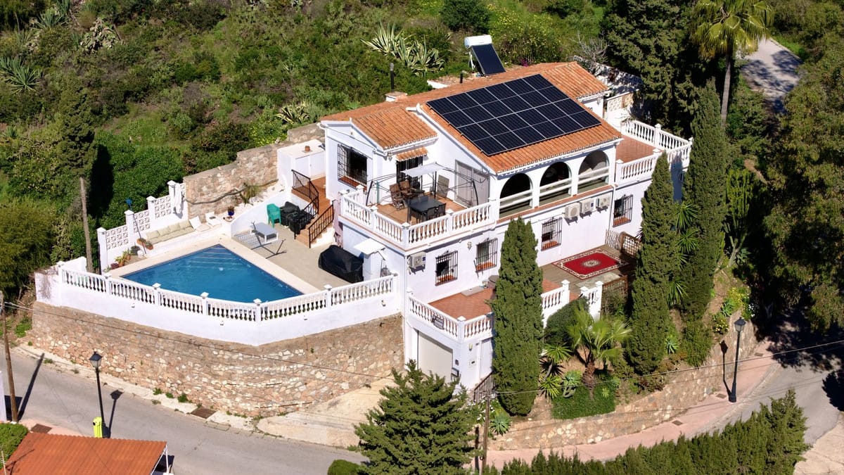 4 bedroom Villa For Sale