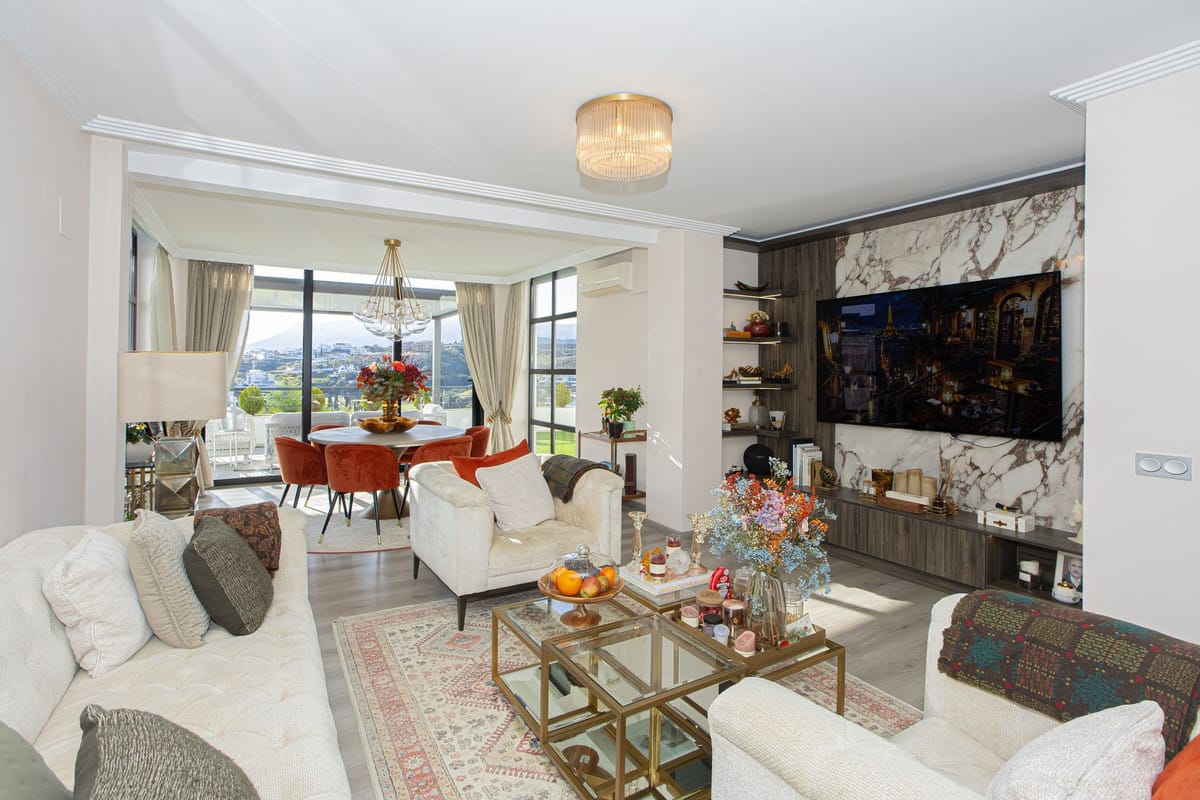 4 bedroom Apartment For Sale