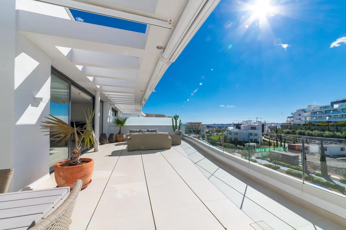 3 bedroom Apartment For Sale