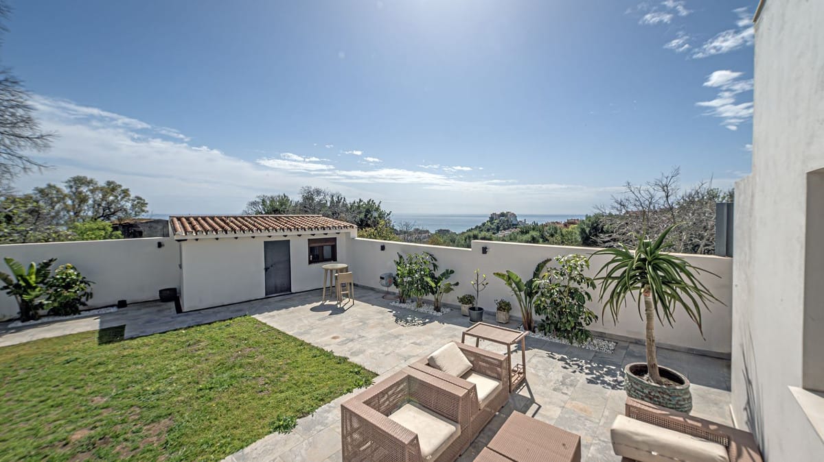 4 bedroom Villa For Sale