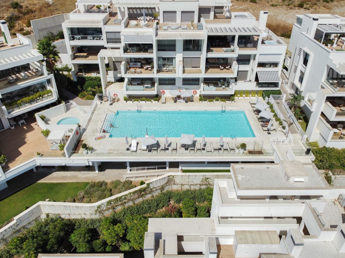 4 bedroom Apartment For Sale
