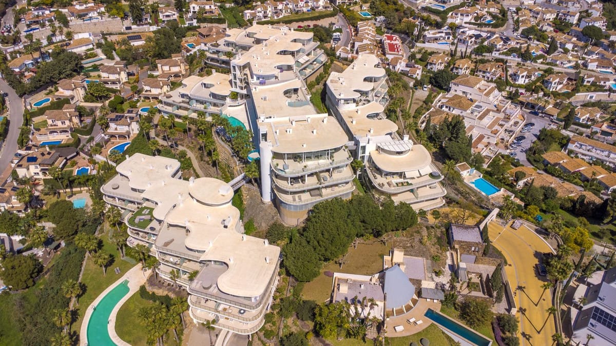 3 bedroom Apartment For Sale