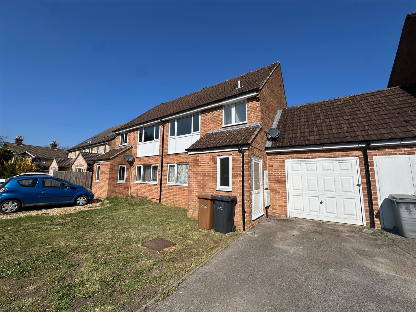 2 bedroom Flat To Let