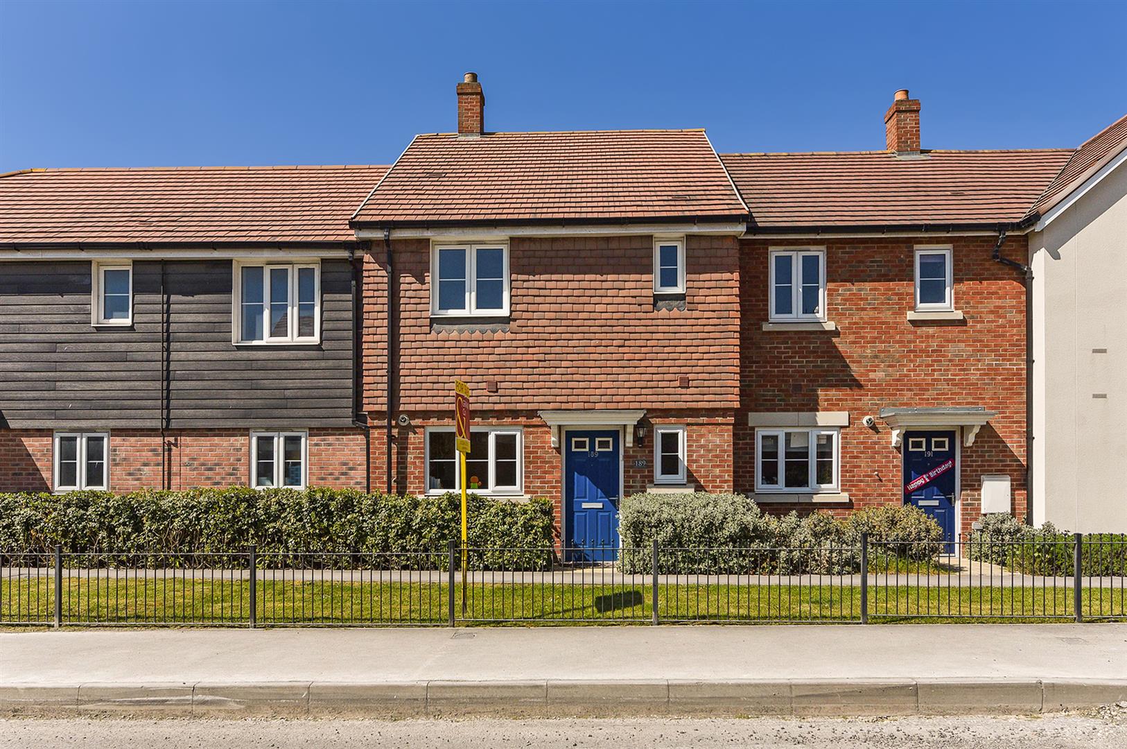 3 bedroom Terraced House For Sale