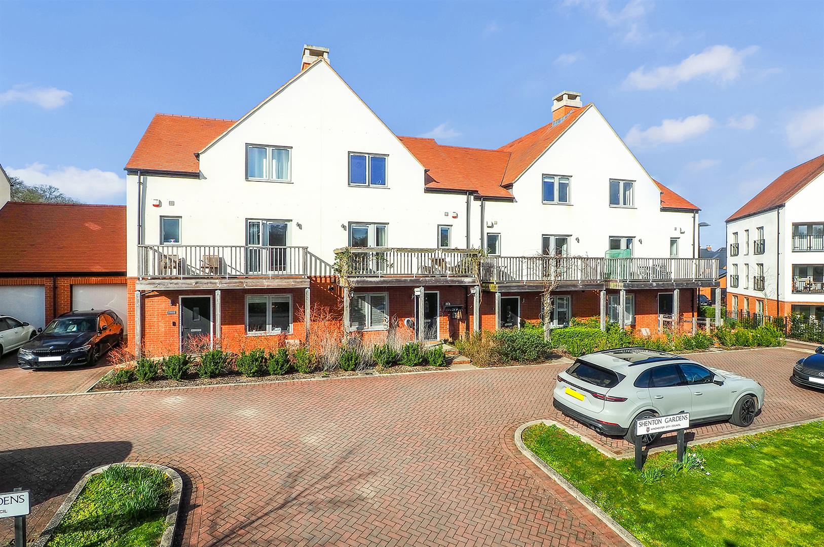 4 bedroom House (unspecified) For Sale
