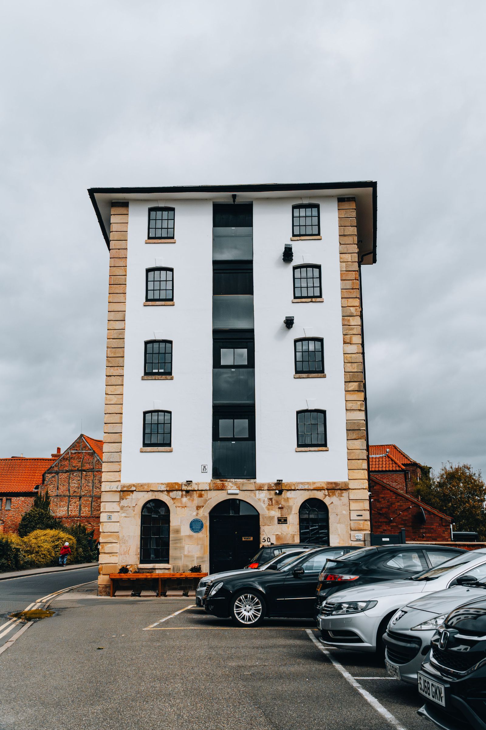  Flat To Let