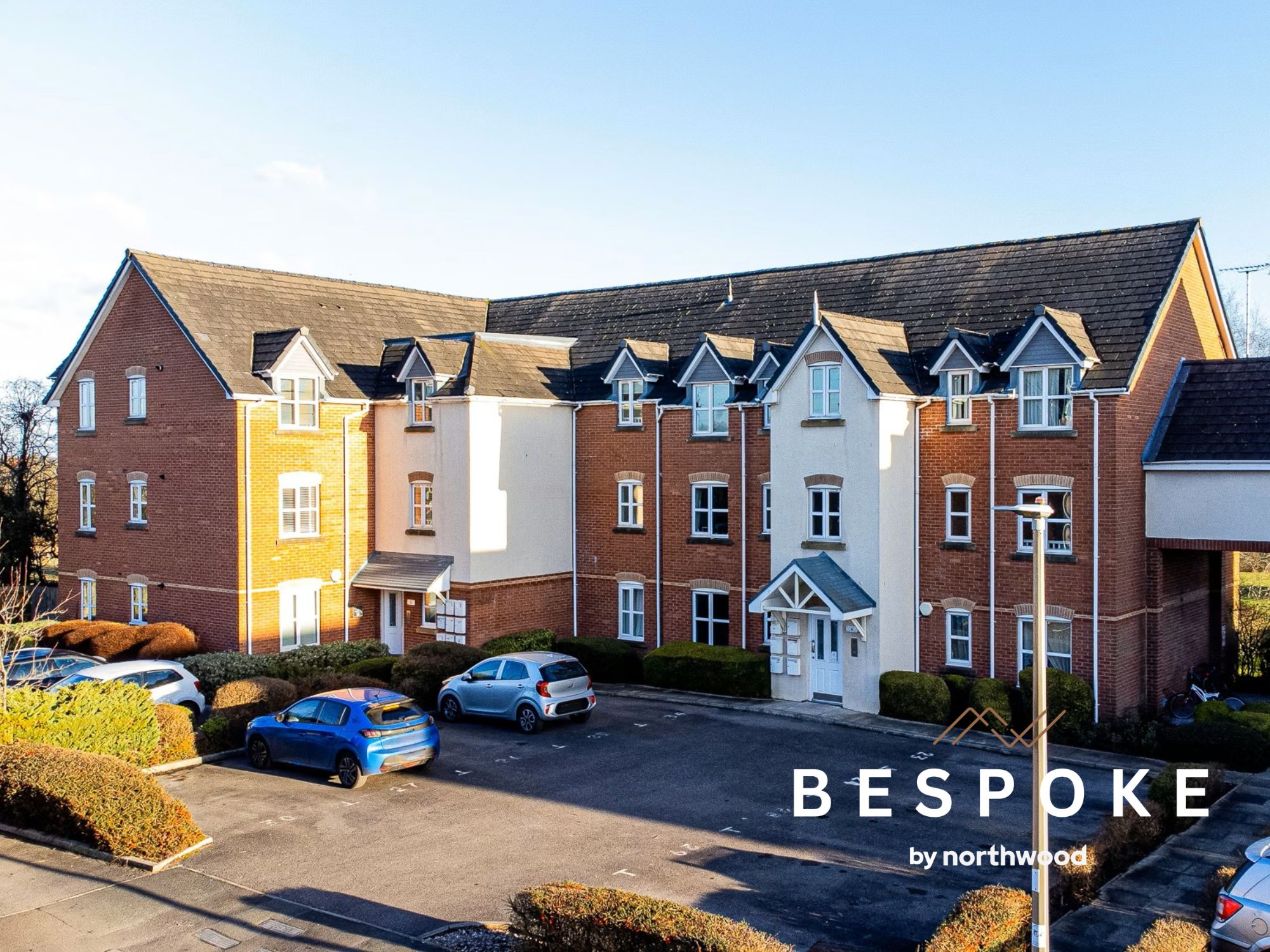 2 bedroom Flat For Sale