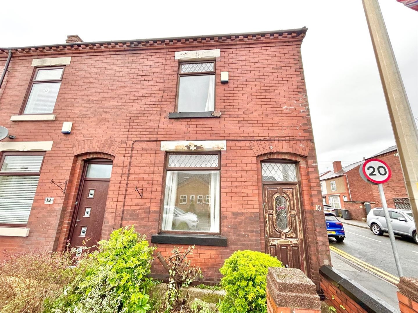 2 bedroom End of terrace house For Sale
