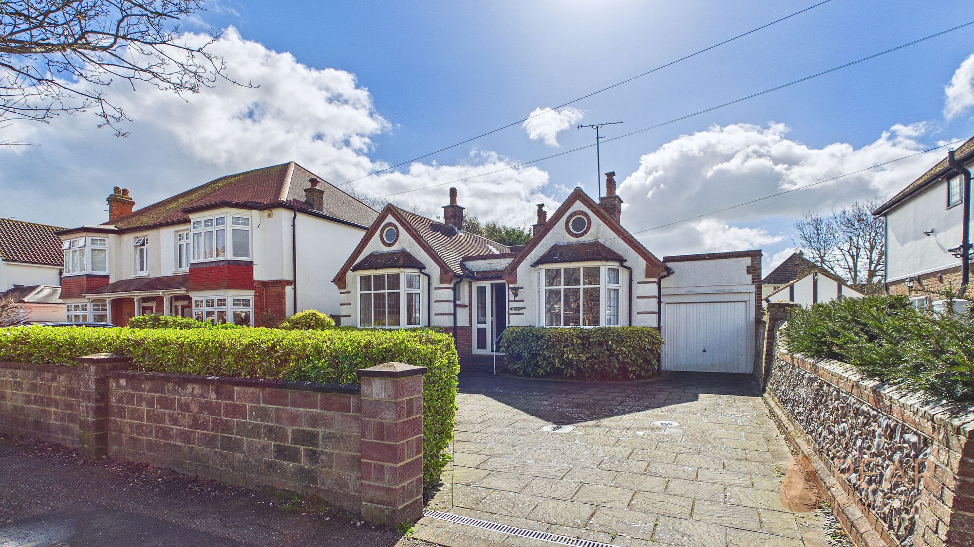 3 bedroom Detached bungalow For Sale