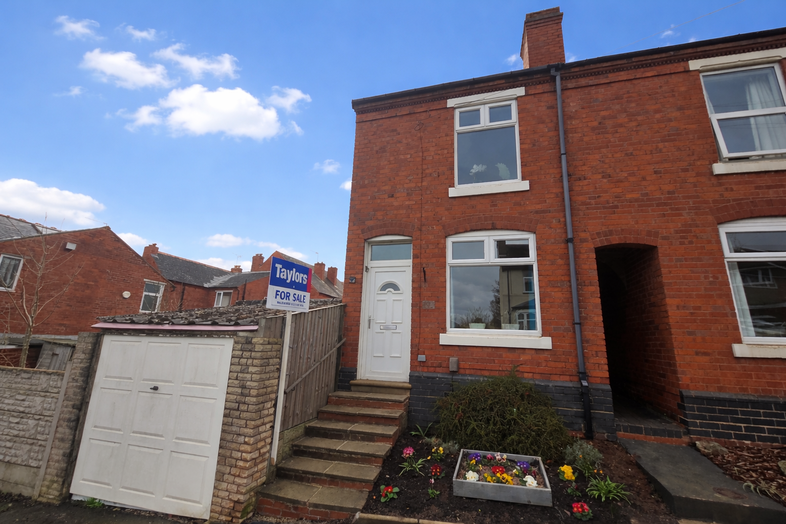 2 bedroom Terraced House Under Offer