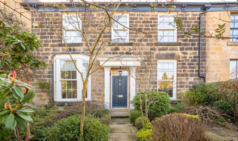 4 bedroom Town house For Sale