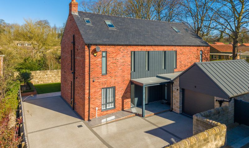 5 bedroom Detached house For Sale