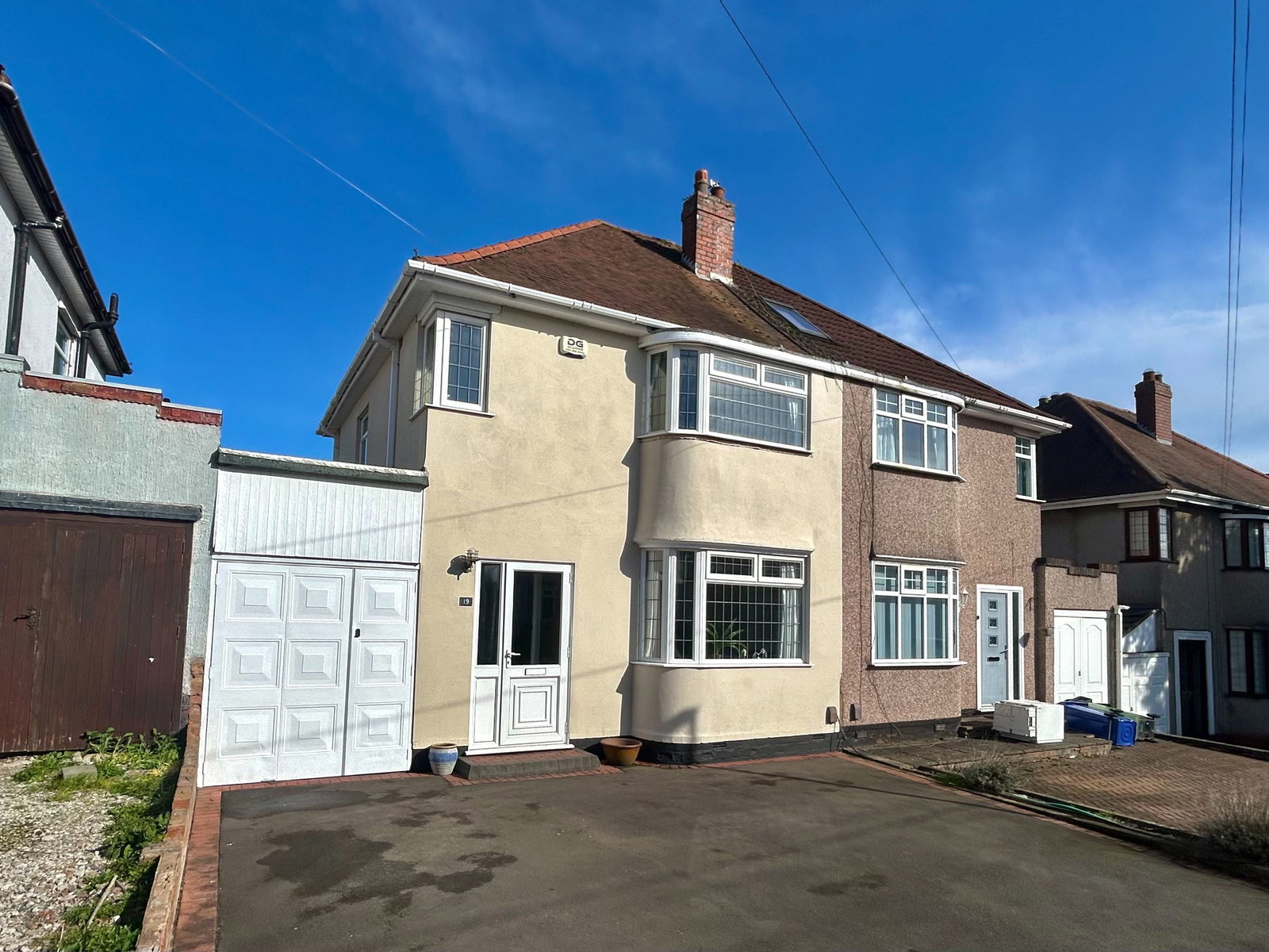 3 bedroom Semi-detached house For Sale