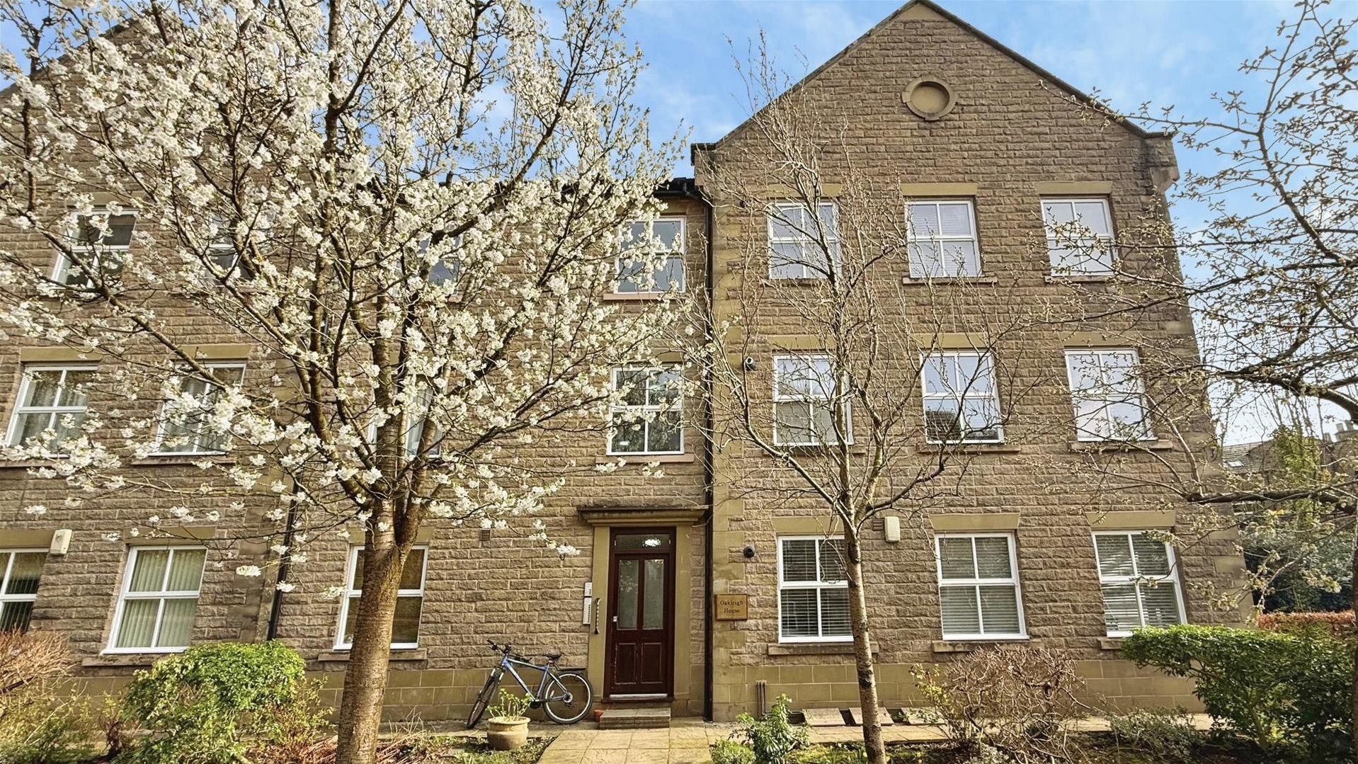 1 bedroom Block of Apartments Under Offer