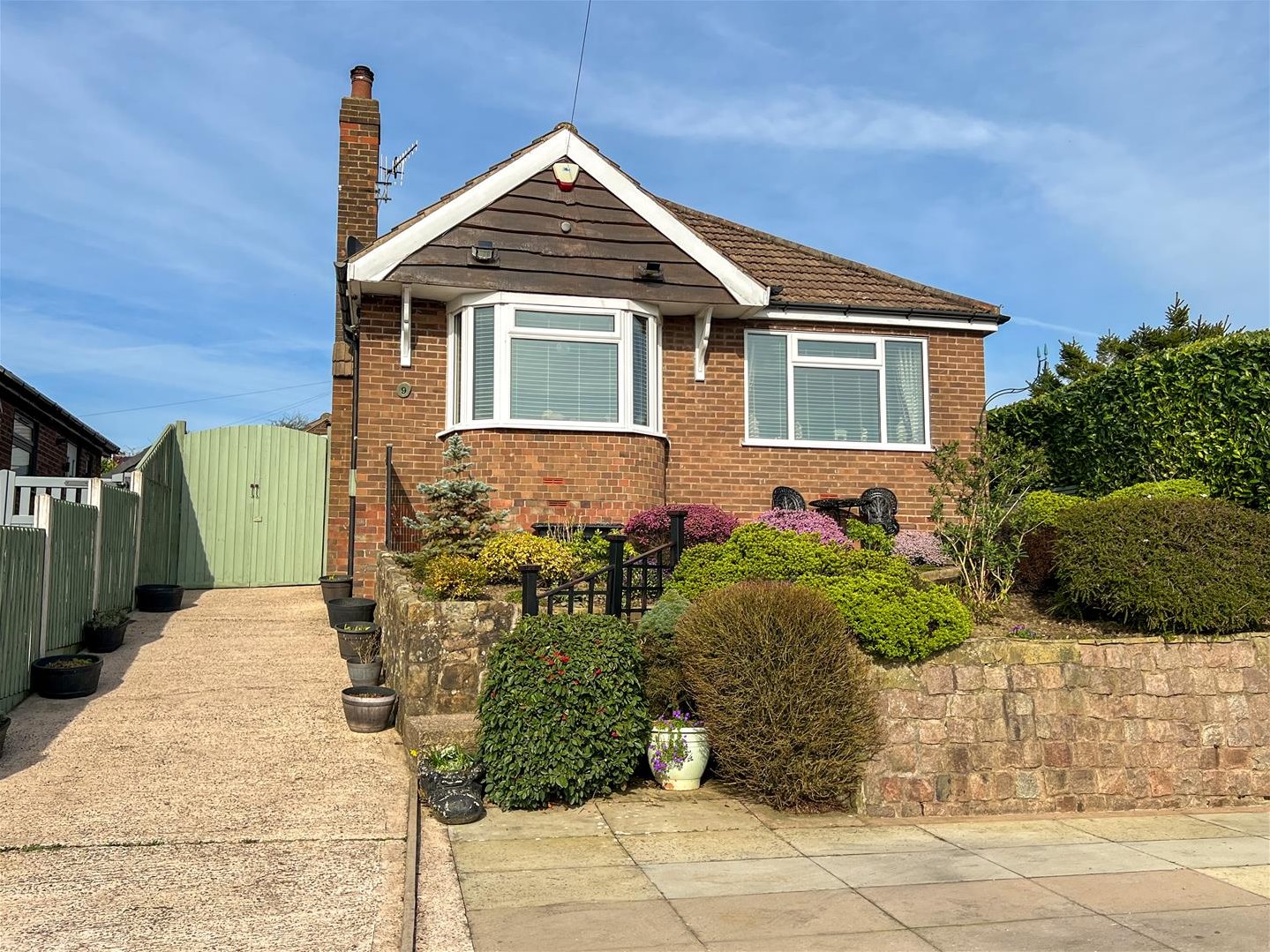 2 bedroom Detached bungalow For Sale