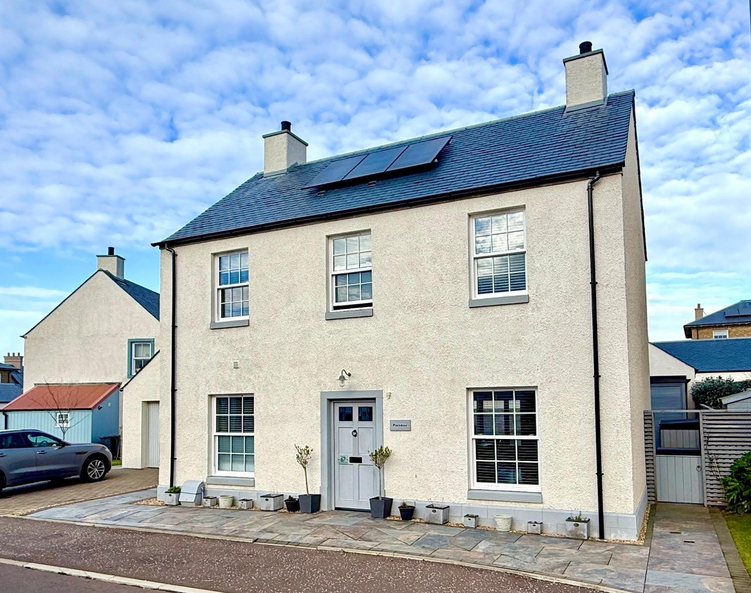 3 bedroom Detached house Under Offer