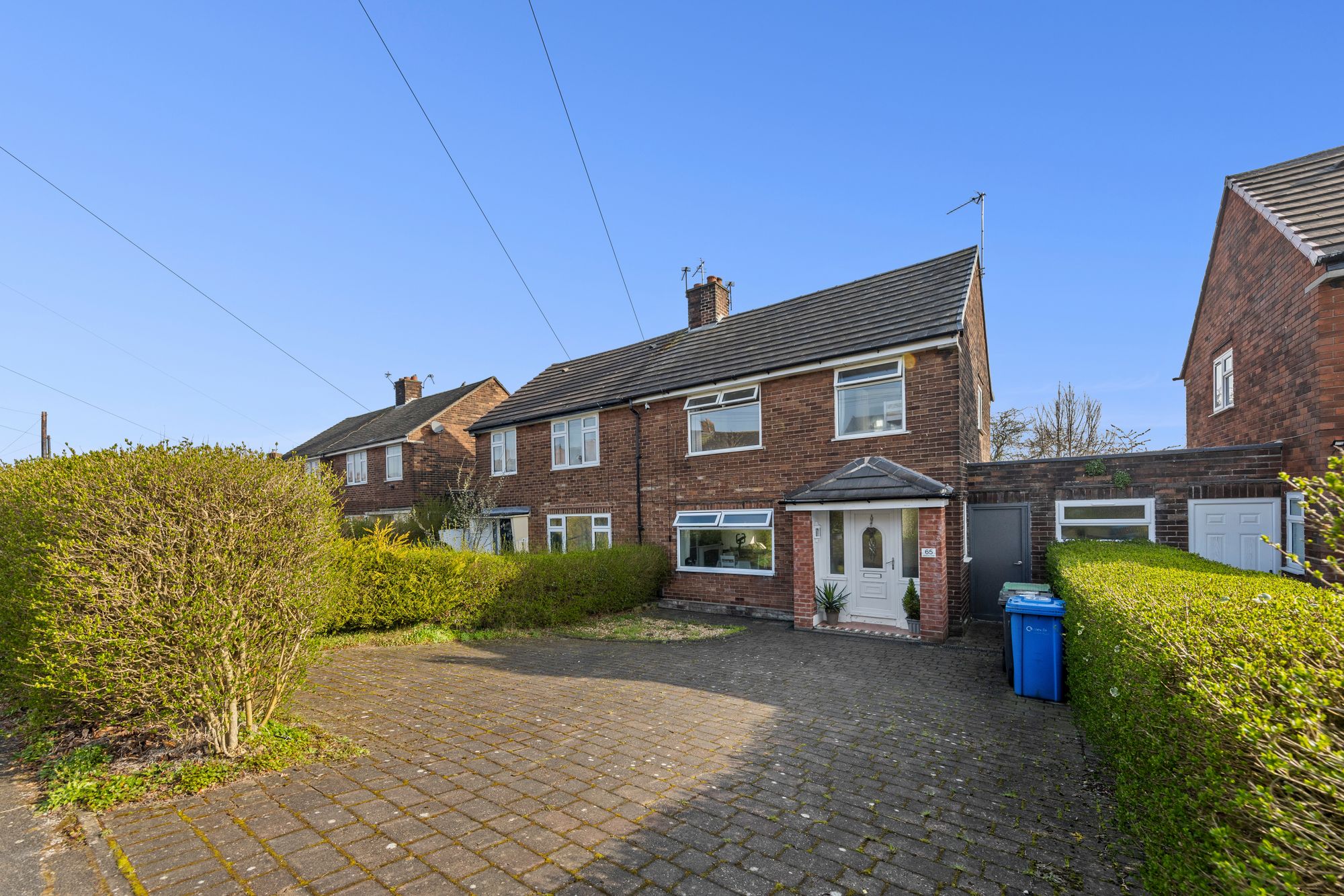 3 bedroom Semi-detached house For Sale