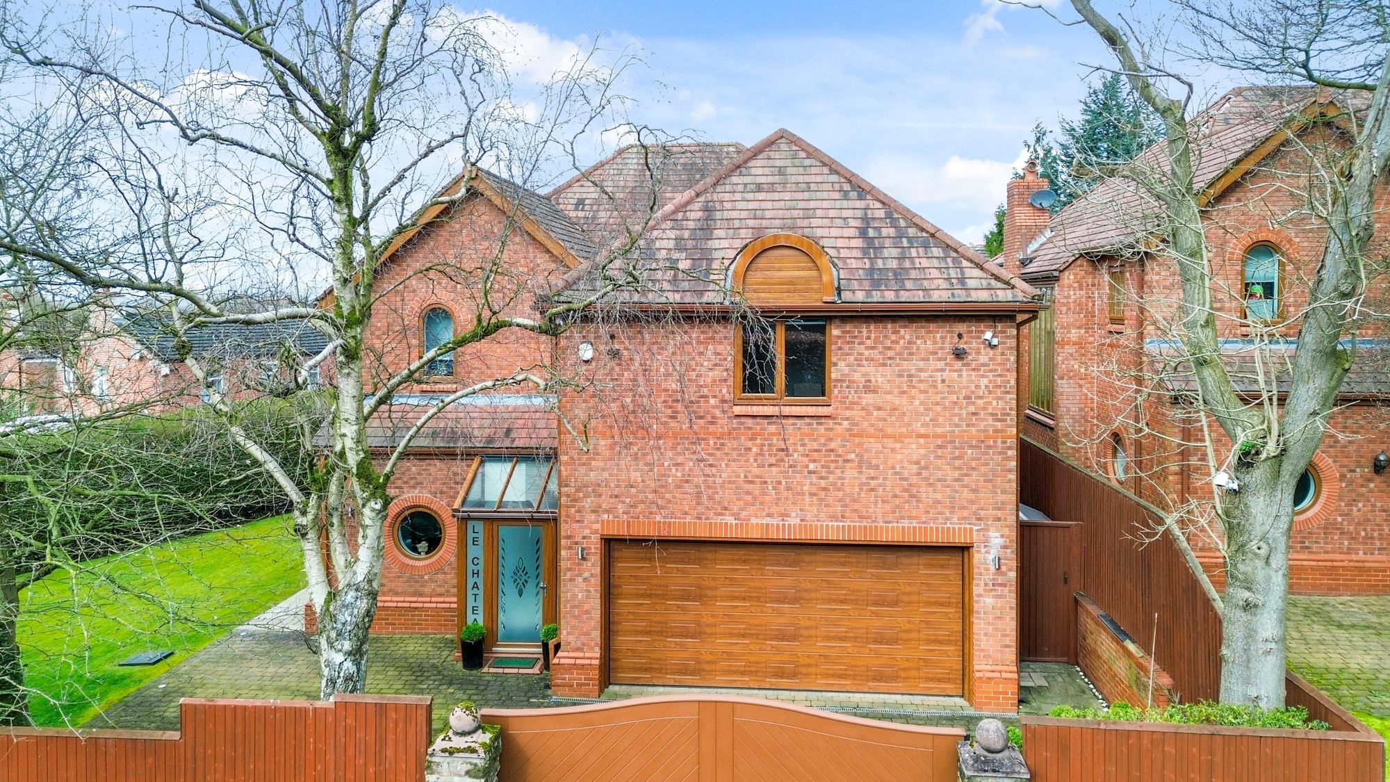 6 bedroom Detached house For Sale