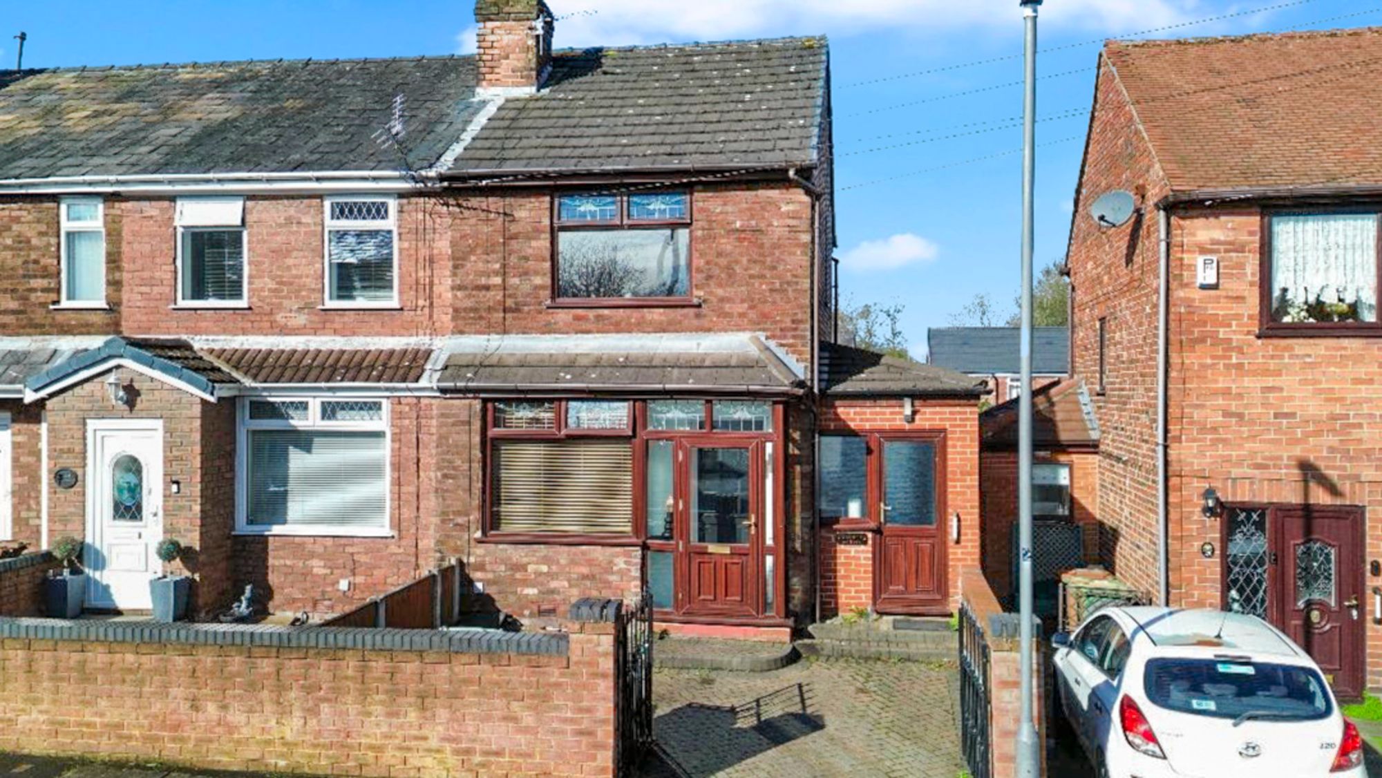 2 bedroom Semi-detached house For Sale