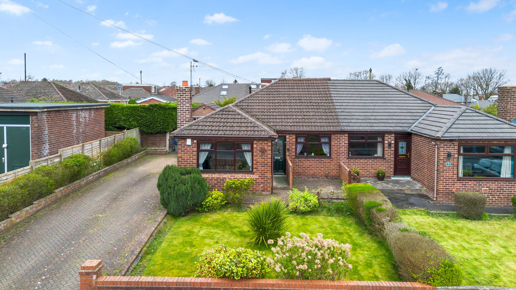 3 bedroom Detached bungalow Under Offer