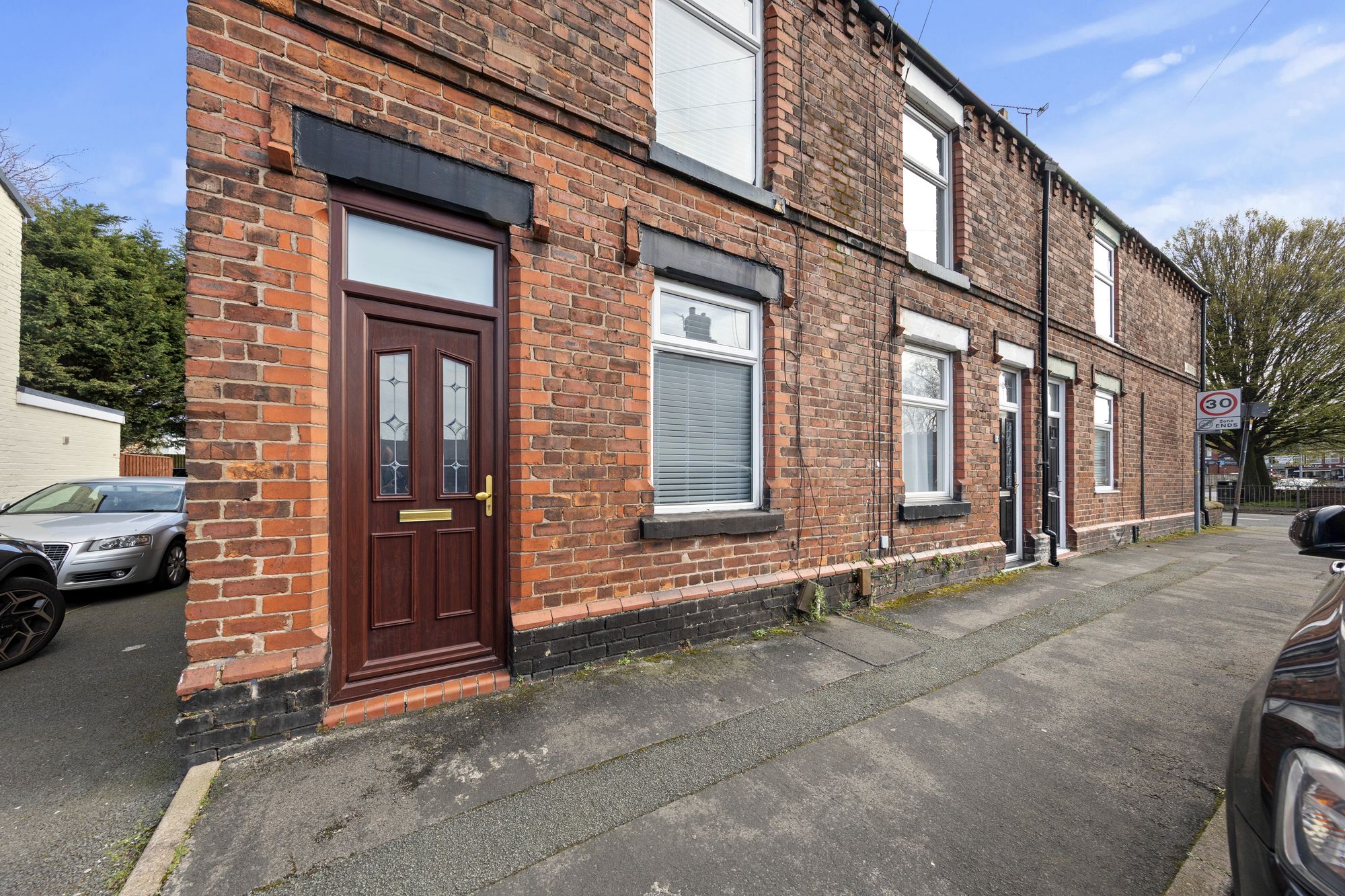 2 bedroom End of terrace house For Sale