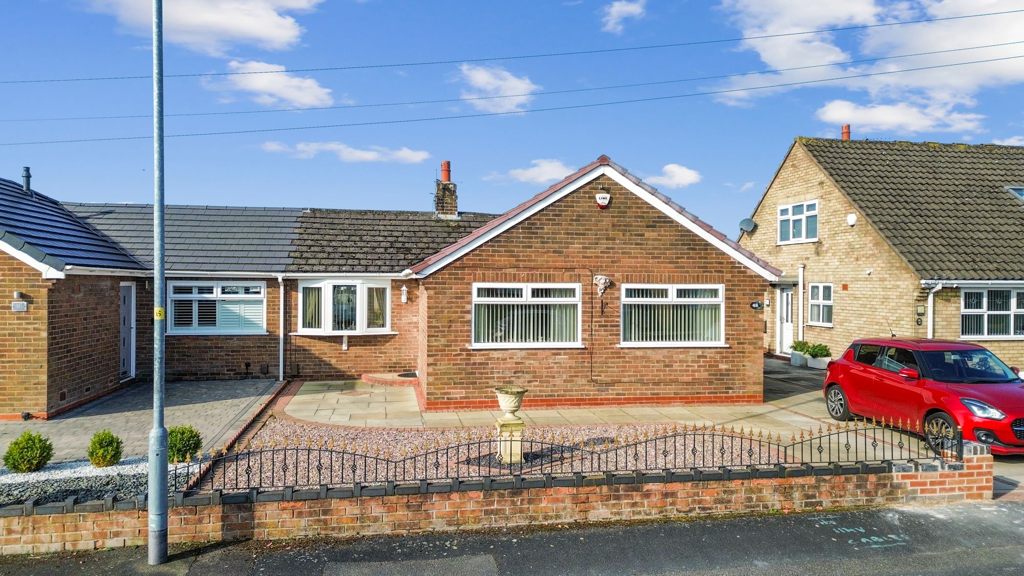 3 bedroom Detached bungalow Under Offer