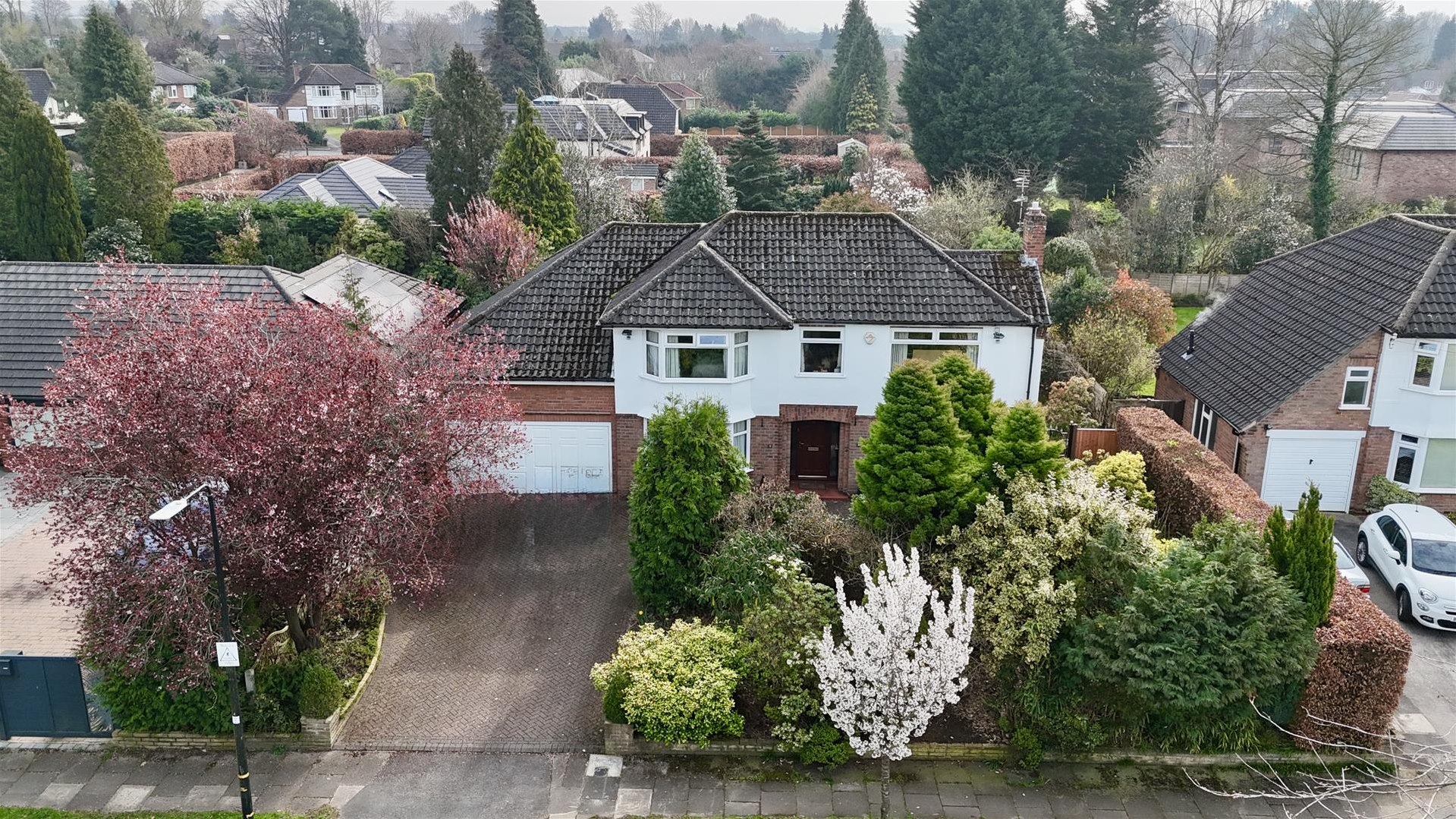 4 bedroom Detached house Under Offer