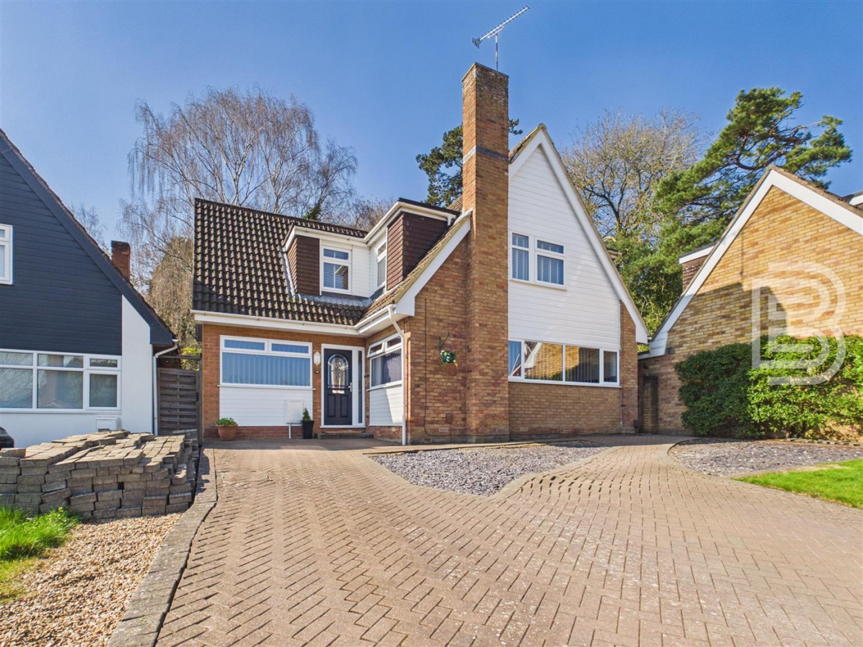 4 bedroom Detached house Under Offer
