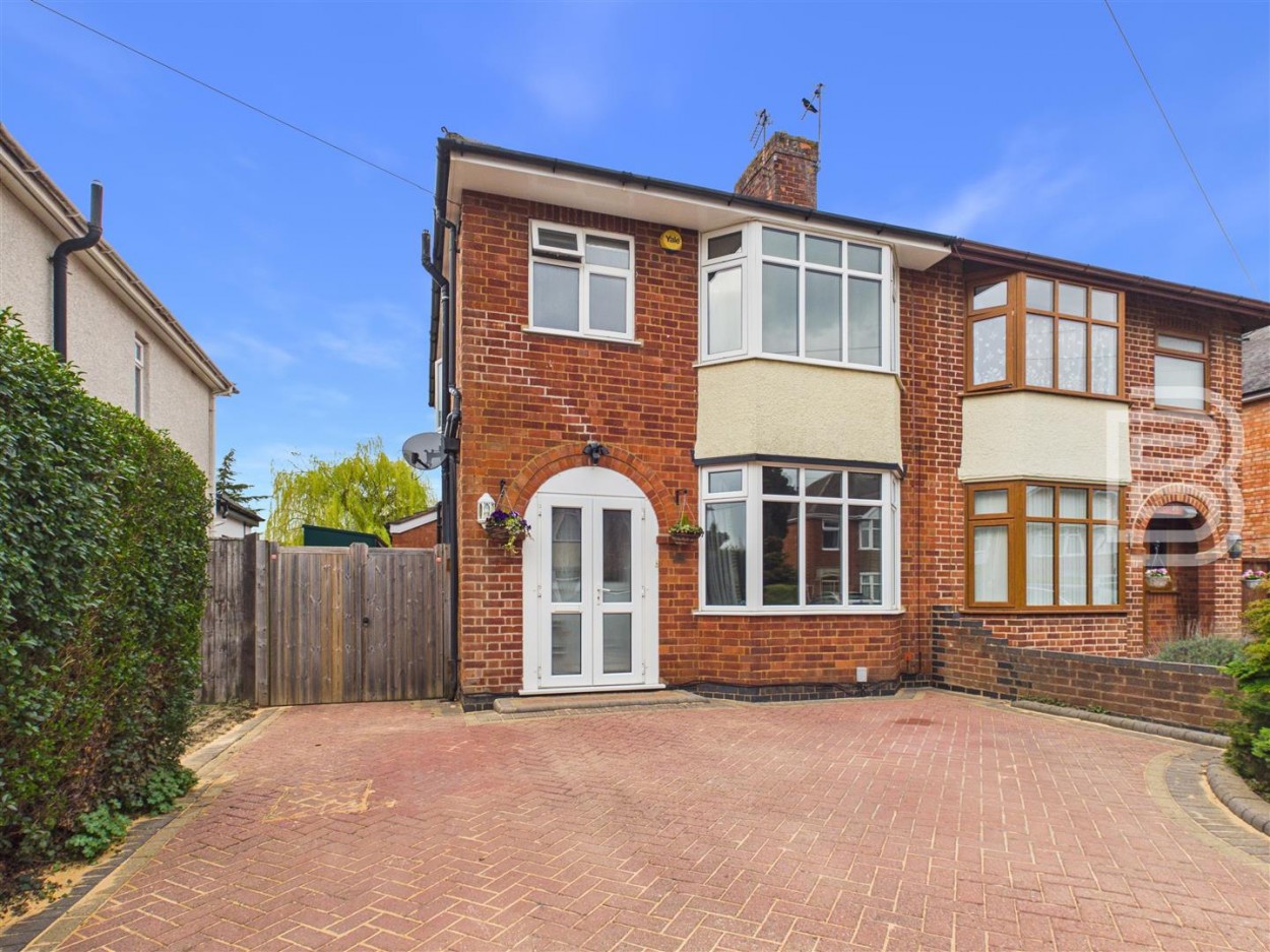 3 bedroom Detached house Under Offer