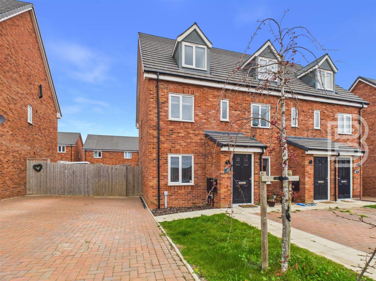 3 bedroom Terraced House Under Offer
