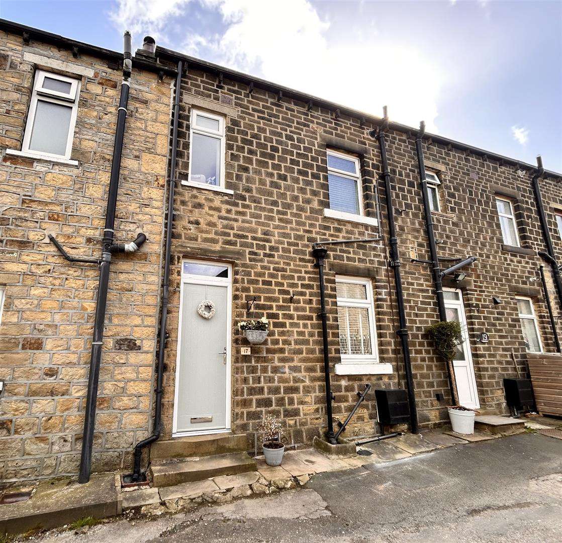 2 bedroom Terraced House Under Offer