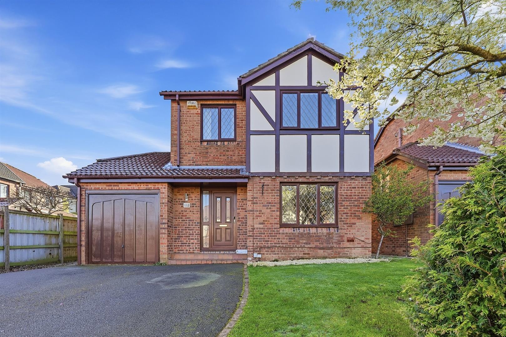 4 bedroom Detached house Under Offer