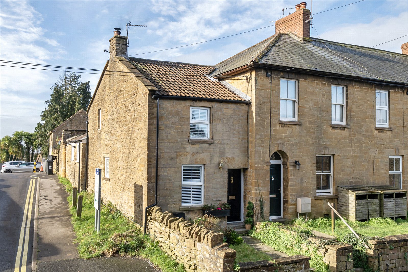 2 bedroom Cottage For Sale
