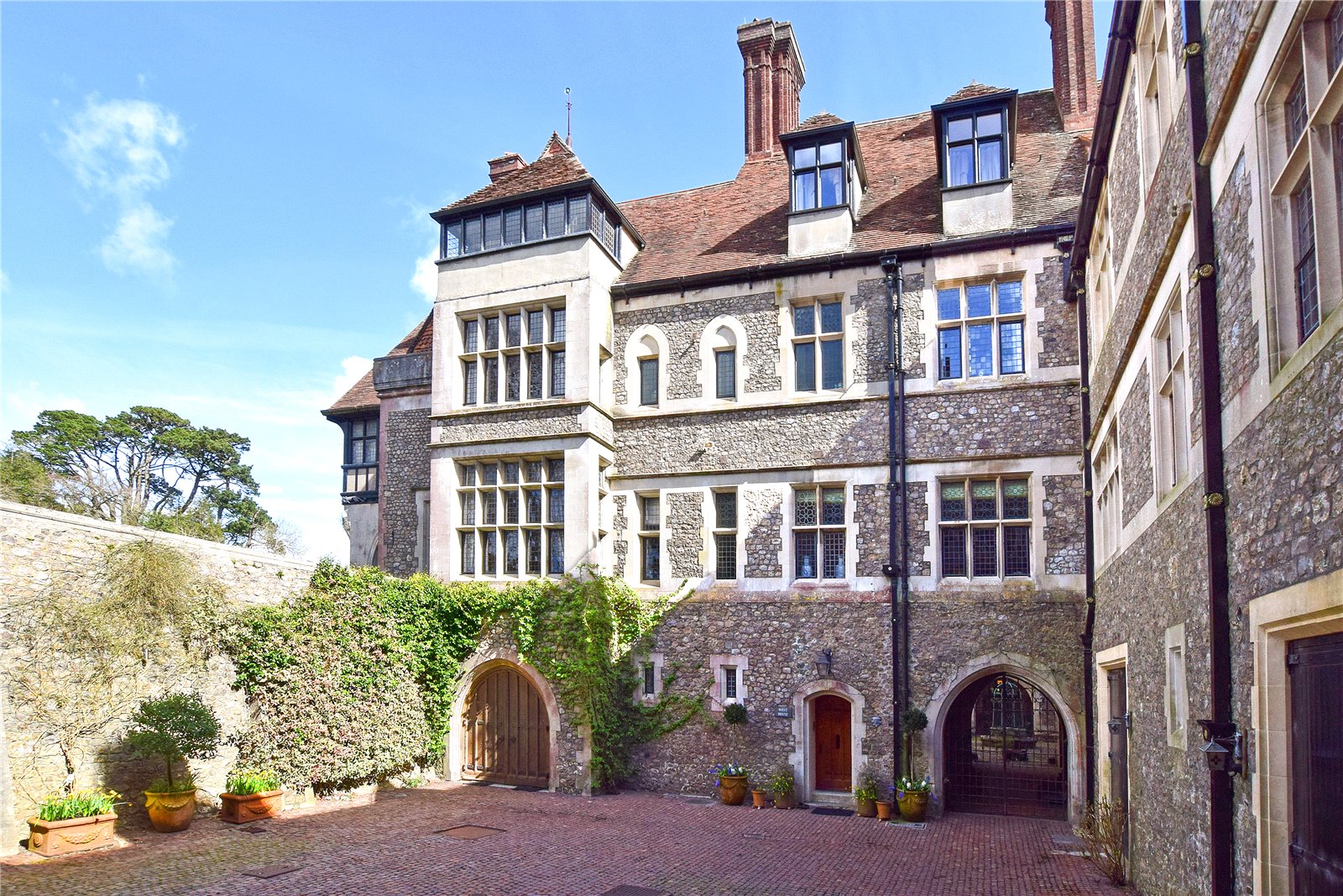 4 bedroom House (unspecified) Sold