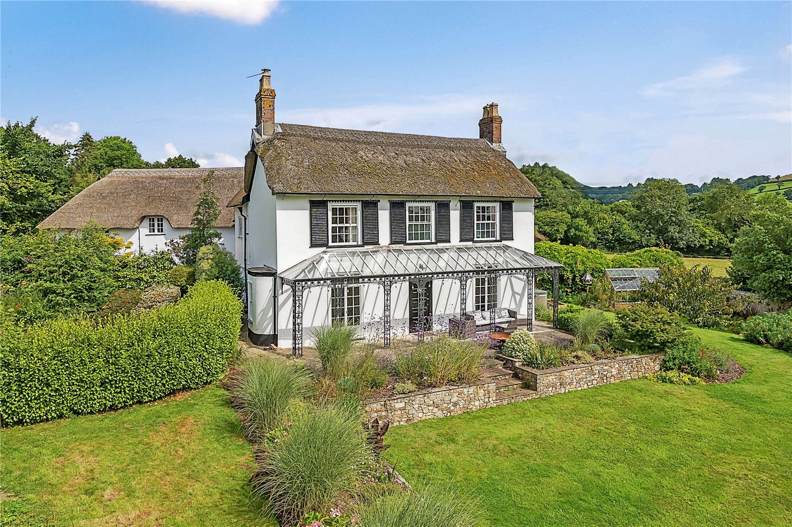 6 bedroom Cottage For Sale