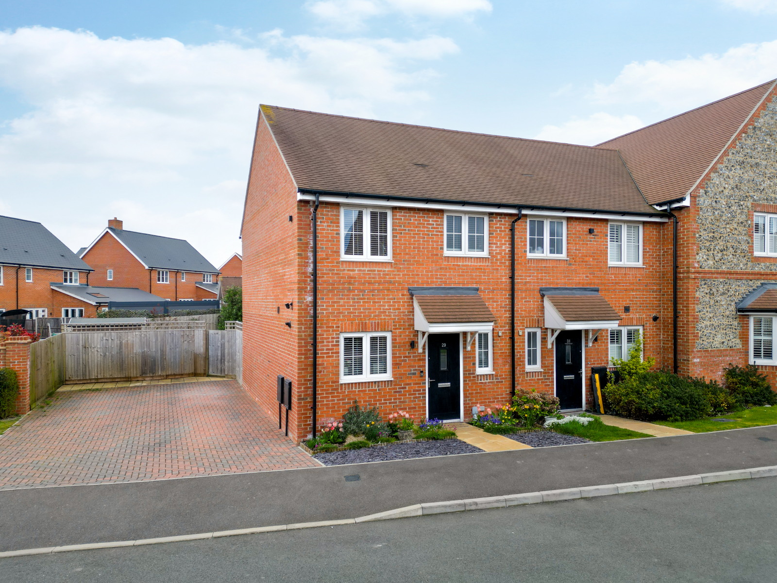 2 bedroom End of terrace house Under Offer