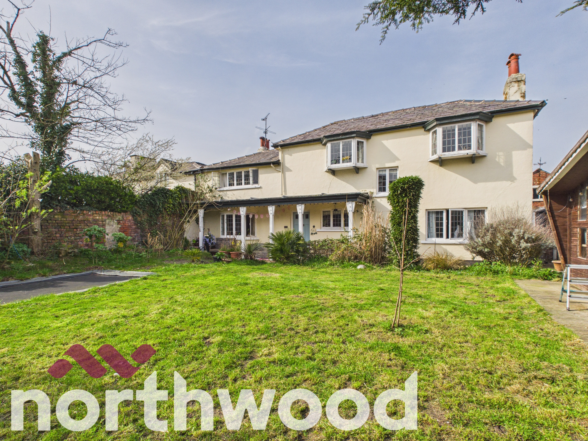 5 bedroom Semi-detached house For Sale