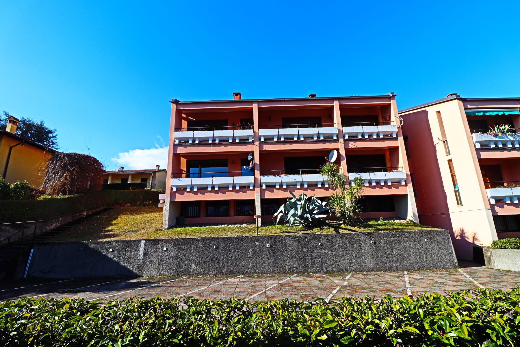 2 bedroom Apartment For Sale