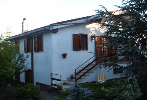 2 bedroom Detached house For Sale