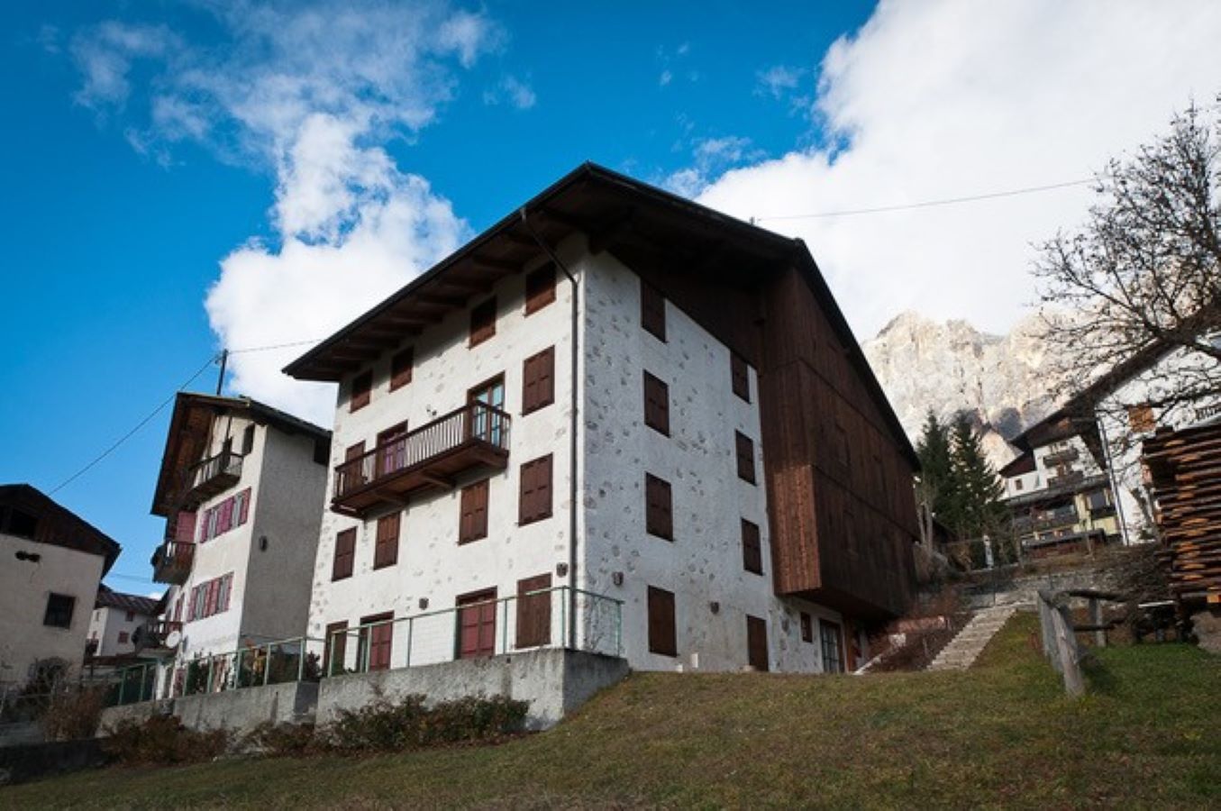 3 bedroom Apartment For Sale