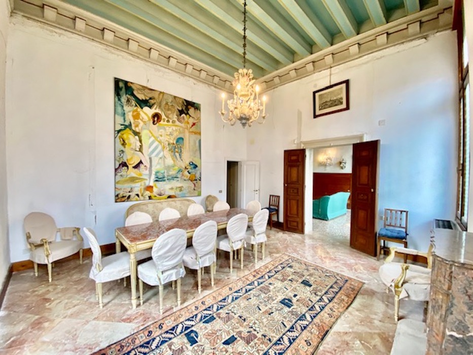 4 Bed Apartment in Italy