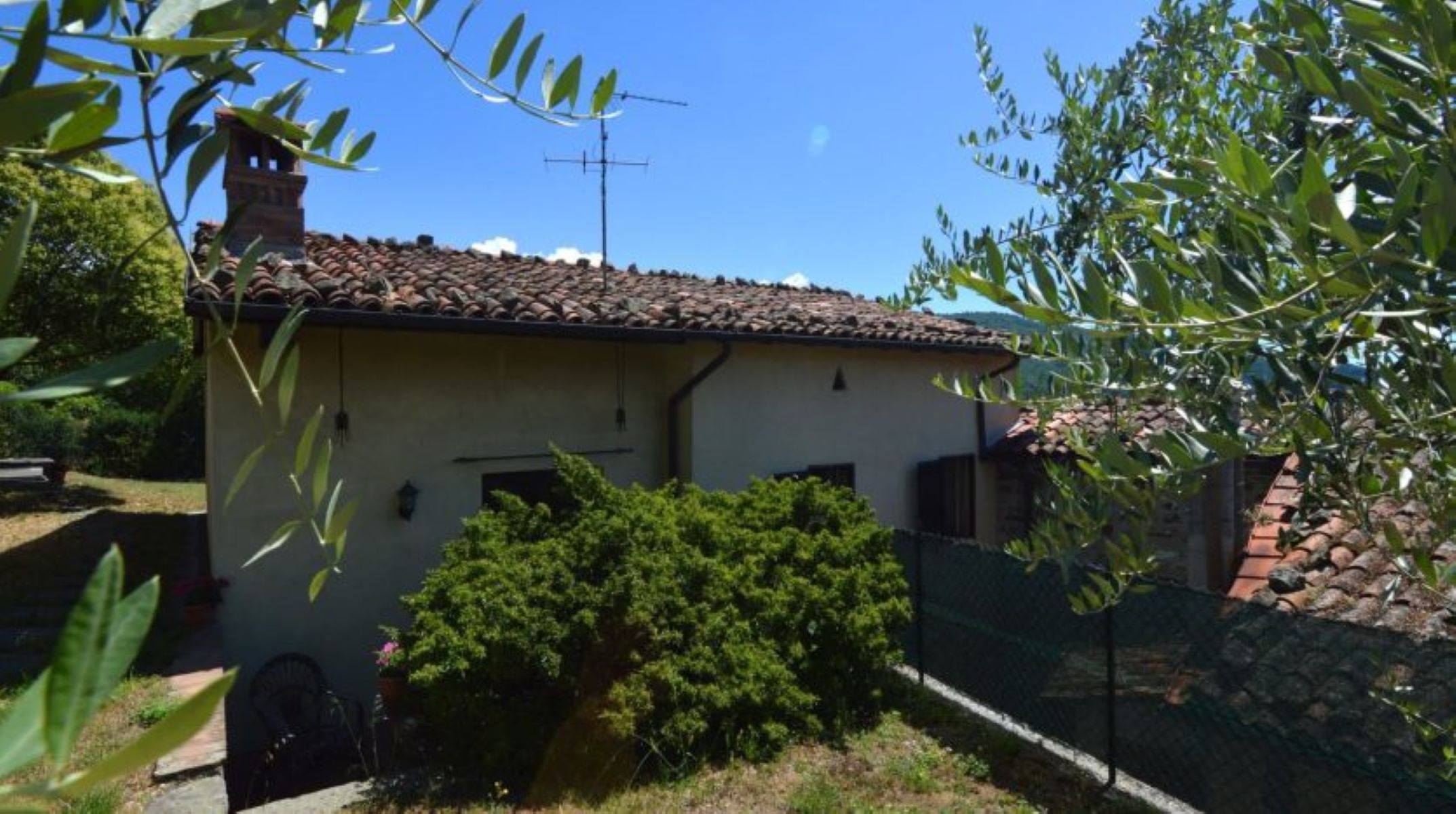 2 bedroom Property For Sale