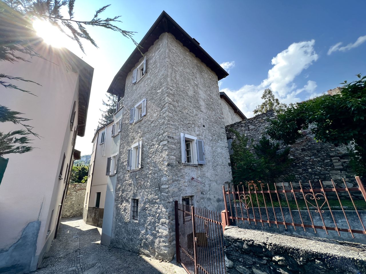 1 bedroom House (unspecified) For Sale