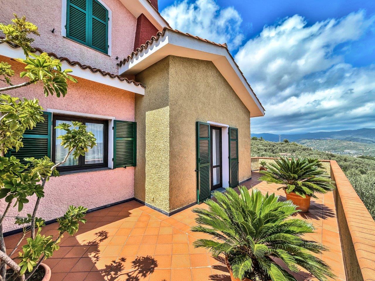 3 bedroom Property For Sale