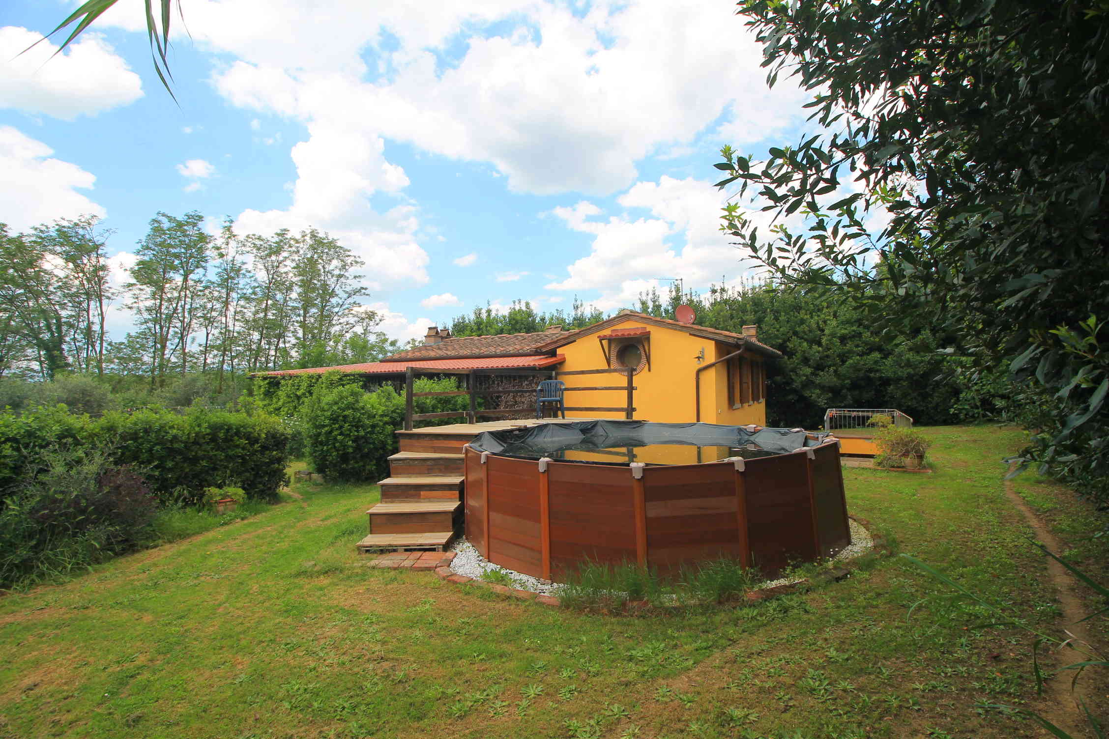 2 bedroom Detached house For Sale